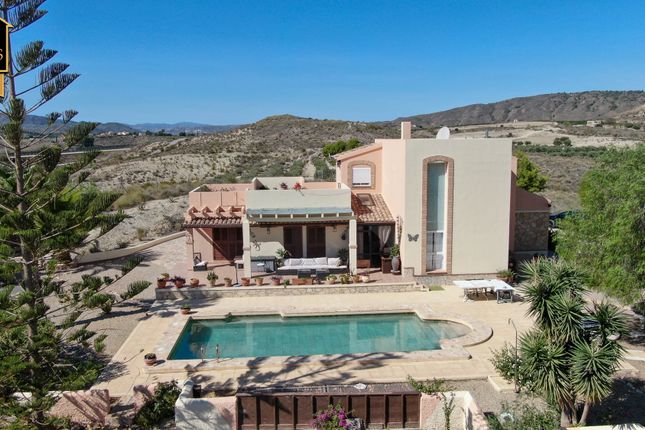 Villa for sale in Cortijo Los Nietos, Los Gallardos, Almería, Andalusia, Spain