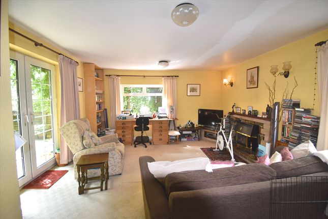 4 Ellerscroft Hayfield Road, High Peak photo 3