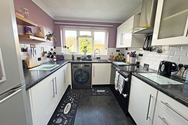 19, Thames Crescent, Skegness photo 4