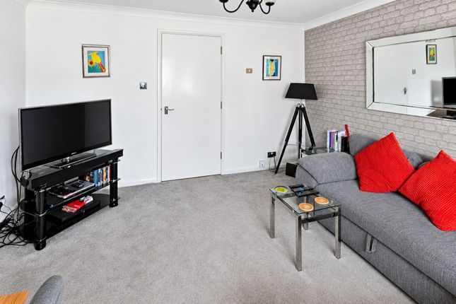 53 Horndean Road, Bracknell photo 4