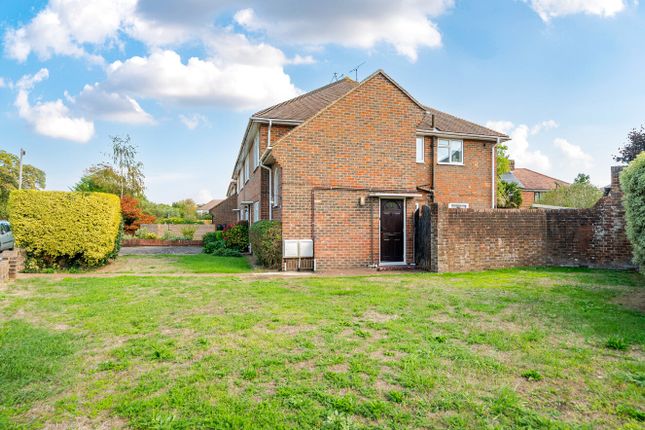 2-bed detached on Upper Brighton Road, Worthing, £1,400/mo