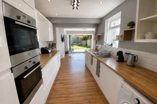 7, Canterbury Road, Worthing photo 3