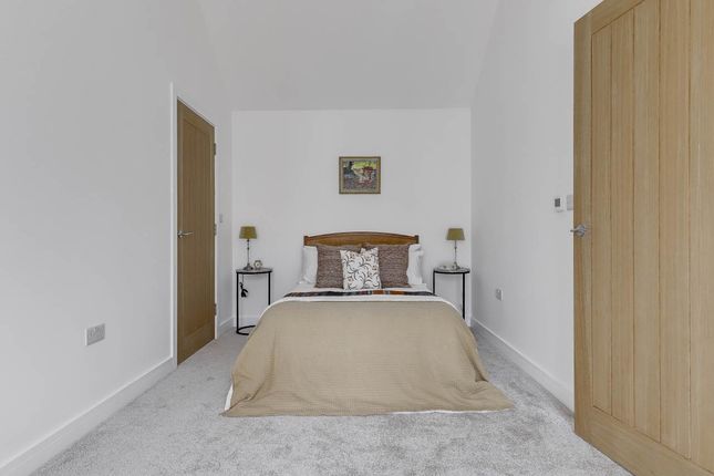 Princess Charlotte Court, Kneesworth Street Royston Hertfordshire photo 4