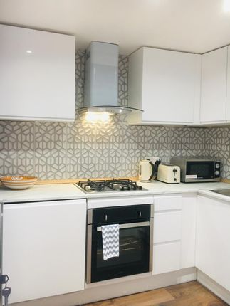 Studio Flat To Rent West End Lane, Harlington Ub3