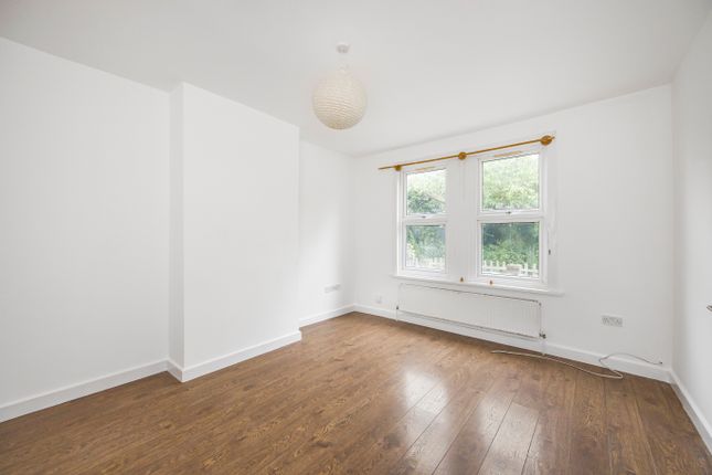Thumbnail Flat to rent in Commonside East, Mitcham Common, Croydon