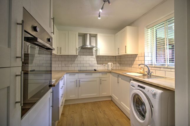 11 Felwater Court, London Road, East Grinstead photo 3