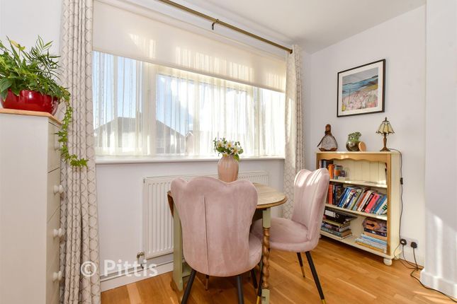 17, Lake Green Road, Sandown photo 3