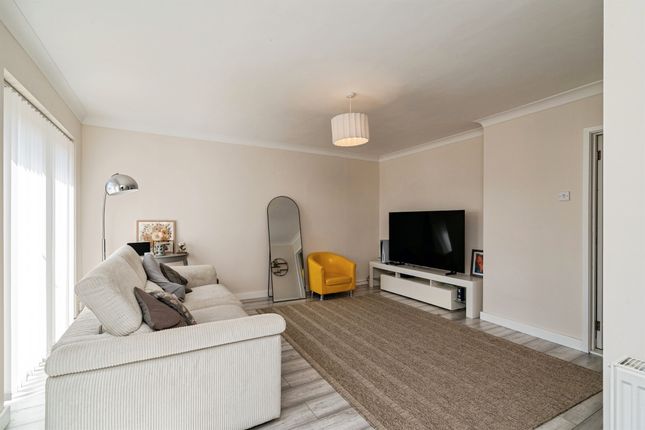 7, Rosedale Gardens, Great Yarmouth photo 3