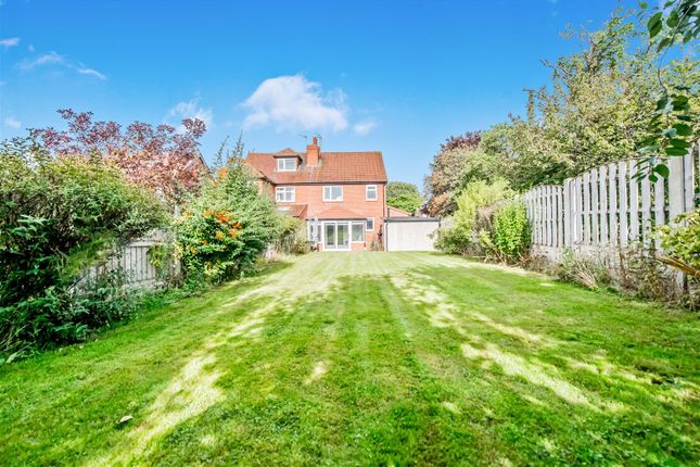 577, Whitehall Road, Leeds photo 4