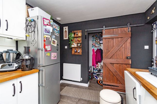 38, Pitt Street, Stafford photo 4