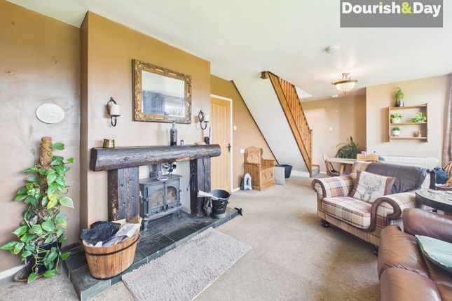 Nereide Lea Road, Stafford photo 2