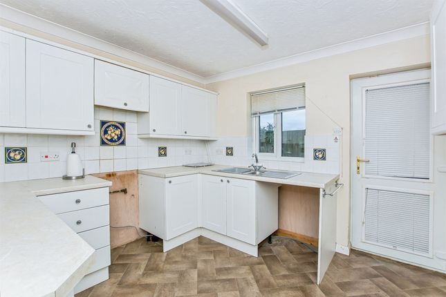 19, St. Edmunds Drive, Wisbech photo 4