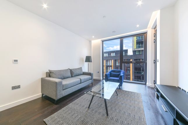 Flat to rent in Madeira Tower, The Residence, Nine Elms