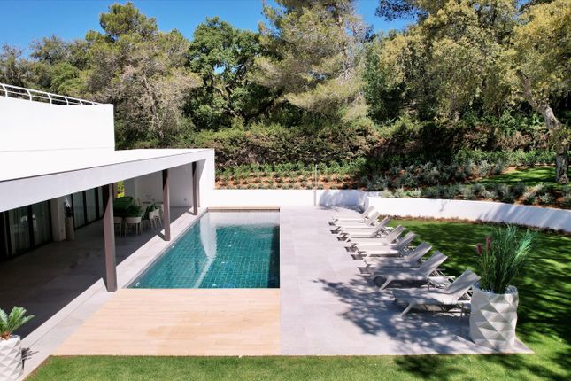 Thumbnail Villa for sale in Sotogrande, Cadiz, Andalucia, Spain