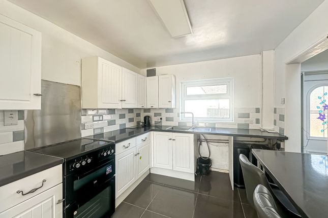 New Hey Road, Wirral photo 3