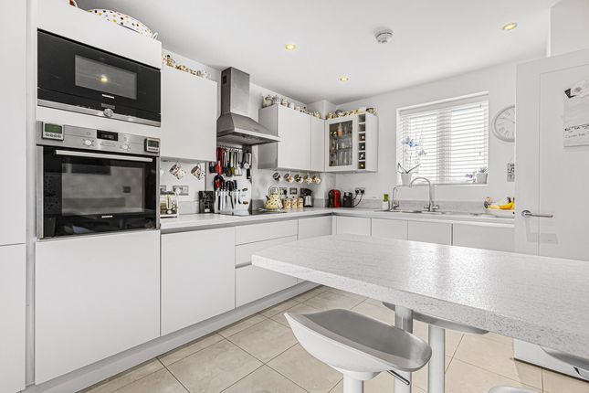 End terrace house for sale in Charlotte Avenue, Bicester