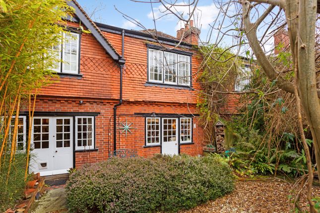 Thumbnail Cottage for sale in Ash Tree Cottage 90 High Street, Wargrave