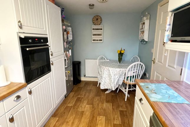 34, Highland Park, Cullompton photo 4