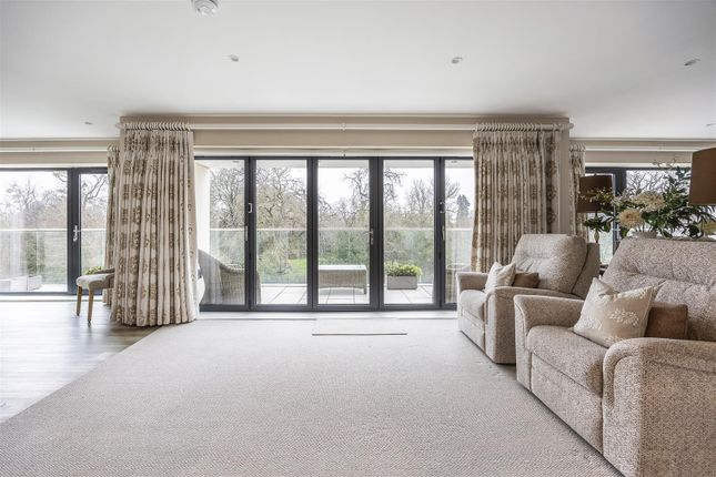 The Penthouse, 79, The Park, Cheltenham photo 4