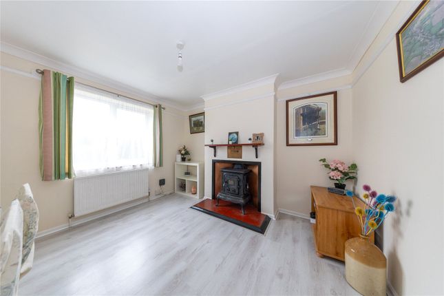 24, Town End Crescent, Buckinghamshire photo 3