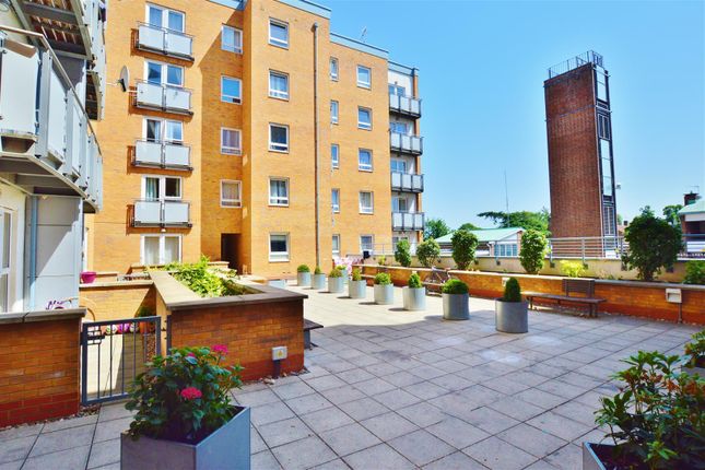 Thumbnail Flat for sale in Tuns Lane, Slough