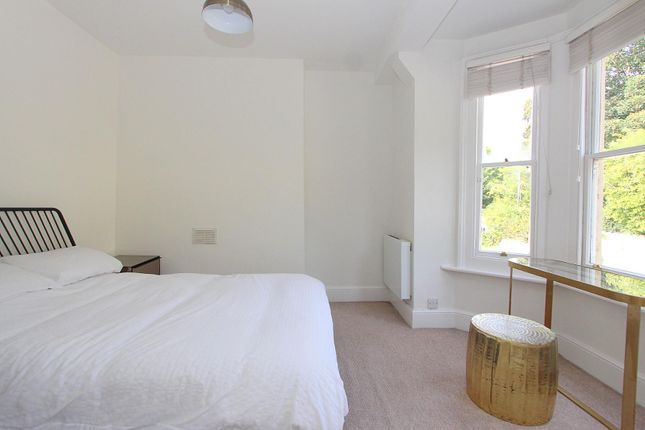 Flat to rent in London Road West, Bath