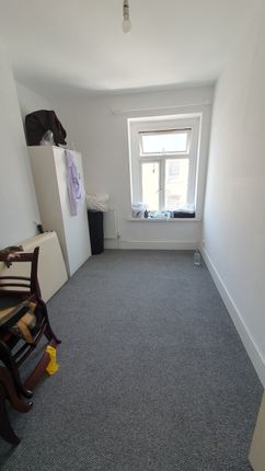 42, Emerald Street, Cardiff photo 5