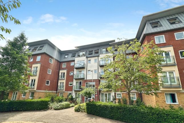 2-bed house on 83, Winterthur Way, Hampshire, £1,350/mo