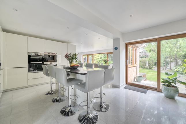 12, Parkway, Crowthorne photo 4