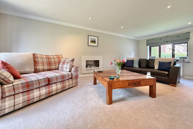 2 Shire Close, Whiteley, Fareham photo 4