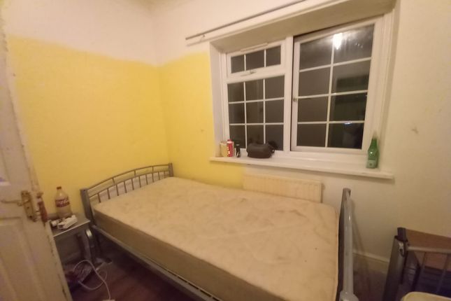 Terraced house to rent in Brookside Avenue, Ashford
