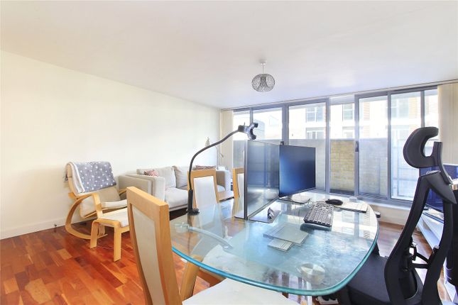 Flat to rent in Gateway House, 2A Balham Hill, Balham, London