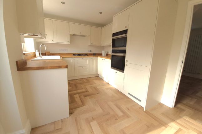 18, Field Close, Cirencester photo 3