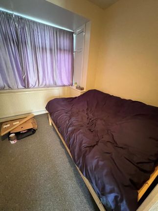 Thumbnail Flat to rent in Flat, Rushden Gardens, Ilford, Essex