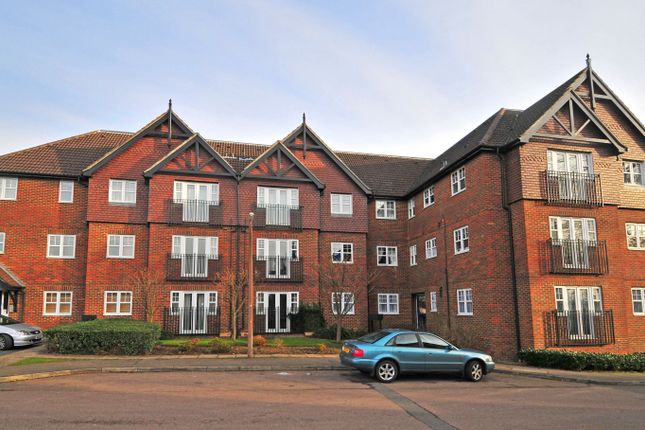 Thumbnail Flat to rent in Sandown Court, Worth, Crawley