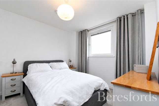 61, Lime Tree Place, Witham photo 5