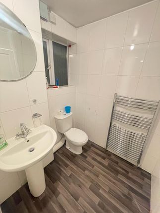 Room to rent in Grasscroft Drive, Coventry
