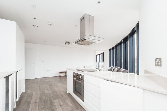 Flat for sale in Station Street, London