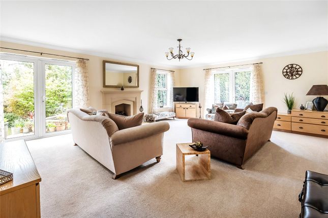 Pippins,, Fernhill Lane, Surrey photo 4