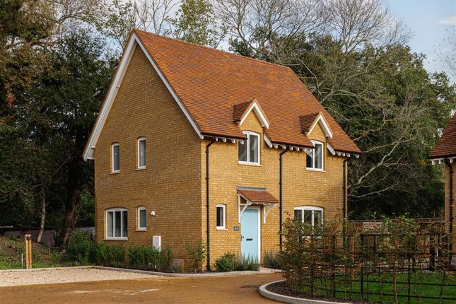 Thumbnail Detached house for sale in Oakley Gardens, Merstham, Redhill