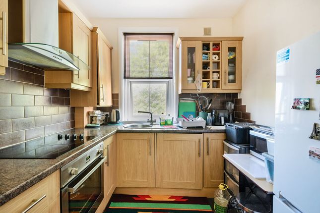 Flat 3, 31 Ashley Road, Epsom photo 2