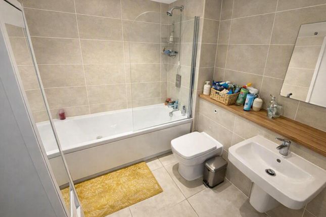 1310 Manchester Waters, Block C, 5 Pomona Strand, Manchester photo 4