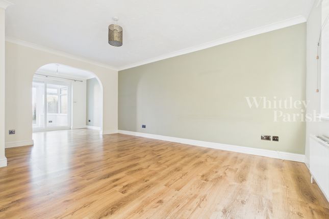 43, Edenside Drive, Attleborough photo 2