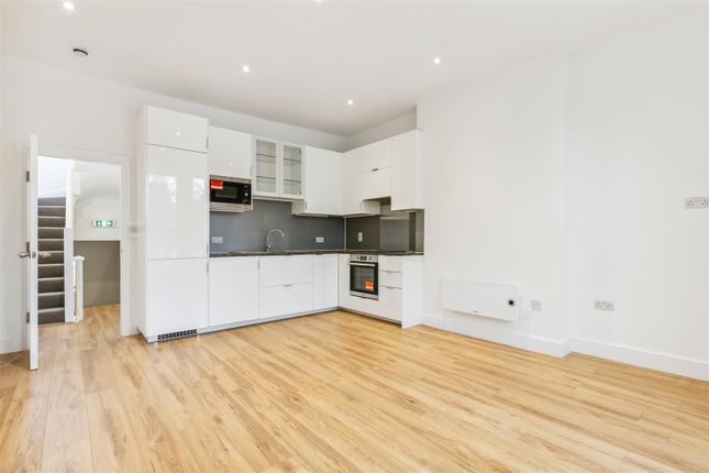Thumbnail Property to rent in Chiswick High Road, London