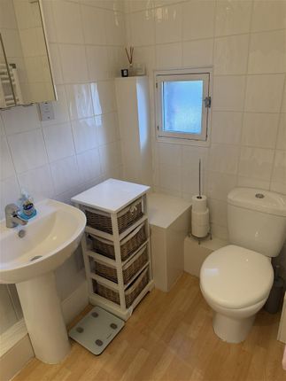 Flat 2, 2-3, Maiden Lane, Stamford photo 4