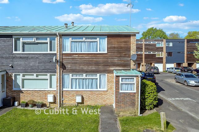 13, Beaumont Square, Cranleigh photo 2