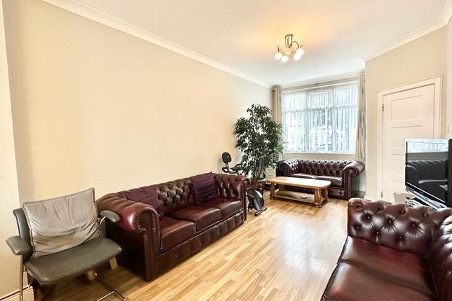 End terrace house for sale in Coniston Gardens, Ilford