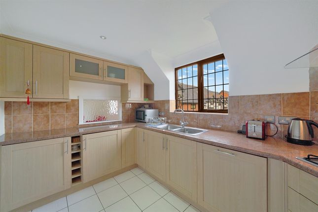 62, Priory Field Drive, Edgware photo 3