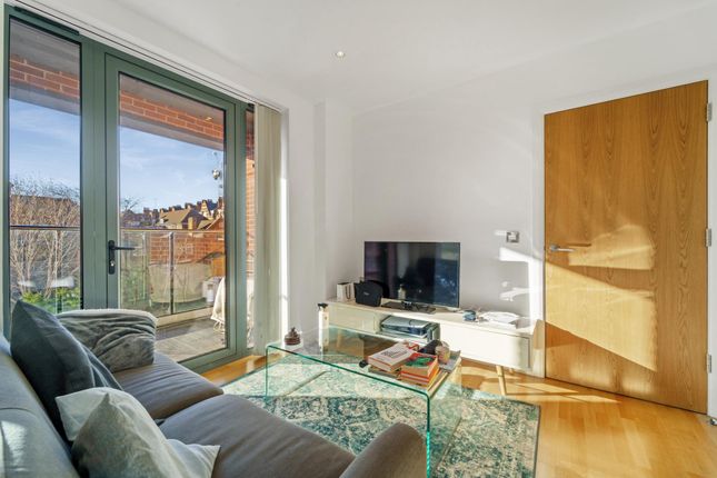 Flat 2 York House 2, Avonmore Road, London photo 5