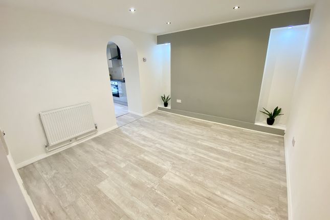 24, Sybil Street, Swansea photo 2